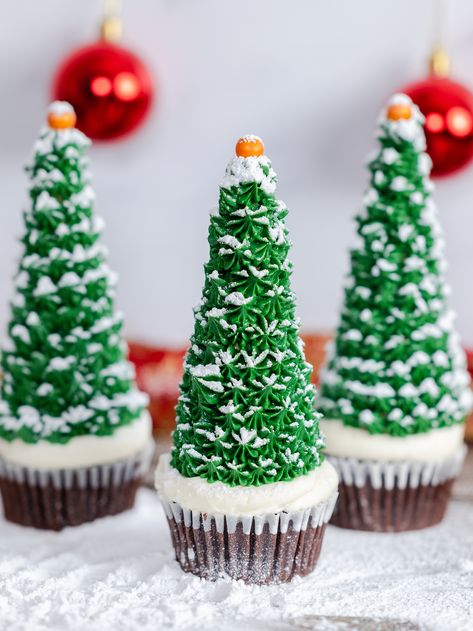 Cupcakes with a buttercream tree Icecream Cone Trees, Ice Cream Cone Trees Christmas, Christmas Tree Ice Cream Cones, Waffle Cone Christmas Tree, Ice Cream Cone Christmas Trees, Ice Cream Cone Trees, Ice Cream Cone Christmas Tree, Buttercream Ice Cream, Christmas Tree Cupcake Cake