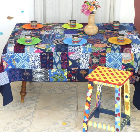 Rectangular tablecloth in blue and multicolored cotton patchwork lined with plain cotton and bordered on 1 cm Patchwork tablecloth table top, lined with matching blue cotton 150 cm x 200 cm Can be used on the dining table every day, on a festive table or as a decoration on a small pedestal table. Also as an armchair cover or hanging To offer or to have fun All our tablecloths are unique pieces, no patchwork can be identical The one you will receive is the one that is pictured in this listing Per Small Pedestal Table, Patchwork Tablecloth, Indian Tea, Arm Chair Covers, Table Runner And Placemats, Festive Tables, Pedestal Table, Linen Tablecloth, Dining Linens