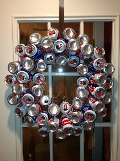 beer can door wreath!!!! loveeee it! Beer Can Wreath, Can Wreath, White Trash Bash, White Trash Party, Trash Party, Sun Crafts, White Trash, Wreath Tutorial, Beer Gifts