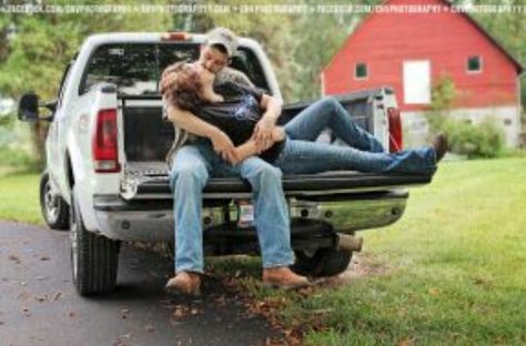 Country Couple Photography, Tailgate Pictures, Country Couple Pictures, Country Relationship Goals, Barn Boots, Country Couple, Country Relationships, Sweet Picture, Country Couples