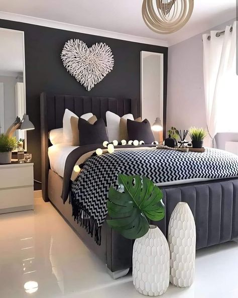 Bedroom Pillows Arrangement, Fall Bedroom Ideas, Black White Bedrooms, Space Saving Furniture Bedroom, Bedroom Ideas For Small Rooms Diy, Black Living Room Decor, Cozy Fall Bedroom, Black Bed Frame, Classy Bedroom