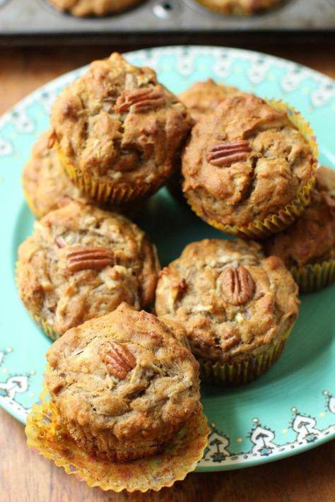 Hummingbird Muffins will have you humming with delight. Nutty, fruity, slightly sweet and spicy. Carrot cake's country cousin. Hummingbird Muffins, Popover Recipes, Western Desserts, Chicken Francese, Popover Recipe, Delicious Muffins, Healthy Muffin, Hummingbird Cake, Sweet Muffin