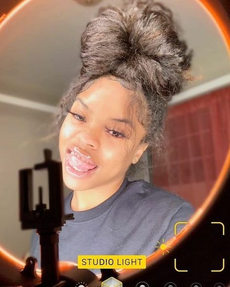 Fan Bun Natural Hair, Fan Bun, Bun Straight Hair, Black Baddies, Light Skins, Fine Hairstyles, Bratz Makeup, Curly Hair Videos, Dreadlock Styles