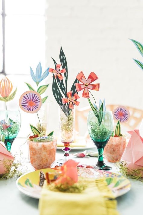 Paper Flowers Table Decor, Paper Flower Table Decorations, Paper Table Decorations, Origami Candy, Easter Gathering, Paper Plants, Paper Table, Set Table, Pretty Tables