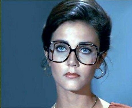 [LMH] Lynda Carter Lynda Carter 1970s, Original Wonder Woman, Linda Carter Wonder Woman, 70s Glasses, Woman Pictures, Linda Carter, Bionic Woman, Geek Girl, Lynda Carter