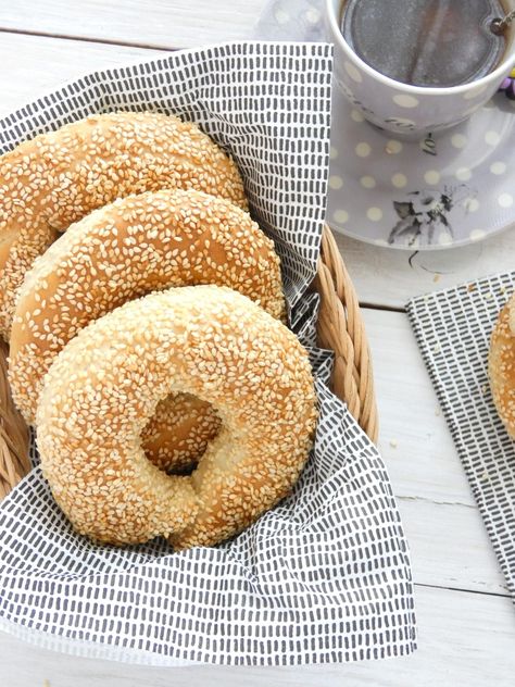 sesame bread rings mybakingsaga.com Sesame Bread, Greek Bread, Bread Ring, Vegan Ideas, Eat Slowly, Morning Snack, Quick Breads, Sweet Bread, Breakfast Breads