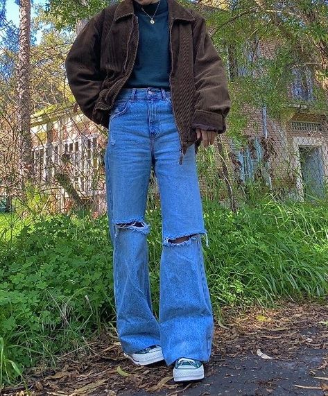 Converse Outfit 90s, Vintage Converse Outfit, Green Converse Outfit Aesthetic, Grunge Aesthetic Outfits Winter, Green Converse Outfit, Winter Hippie Outfits, High Top Converse Outfits, Converse Outfit, 90s Clothing