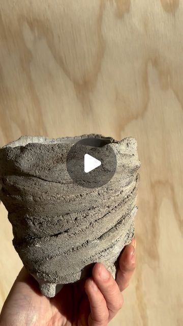 Cement Sculpture, Hot Hands, Mix Concrete, Cement Diy, Cement Planters, Concrete Crafts, Fingers Crossed, Diy Pottery, Crossed Fingers