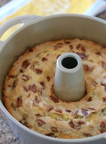 Southern Pecan Pound Cake is the most moist and tastes pound cake ever! It has so much flavor and comes out perfect every time! Pecan Pound Cake, Brownie Desserts, Pecan Cake, Savory Cakes, Pecan Recipes, Oreo Dessert, Bundt Cakes Recipes, Pound Cakes, Just Cakes