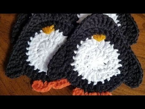 Crochet Penguin Coaster, Penguin Crochet Coaster, Salads Vegetable, Crochet Pot Holders Free Pattern, Crochet Bowl, Crochet Bookmark Pattern, Crochet Penguin, Penguin Pattern, Easy Crochet Animals