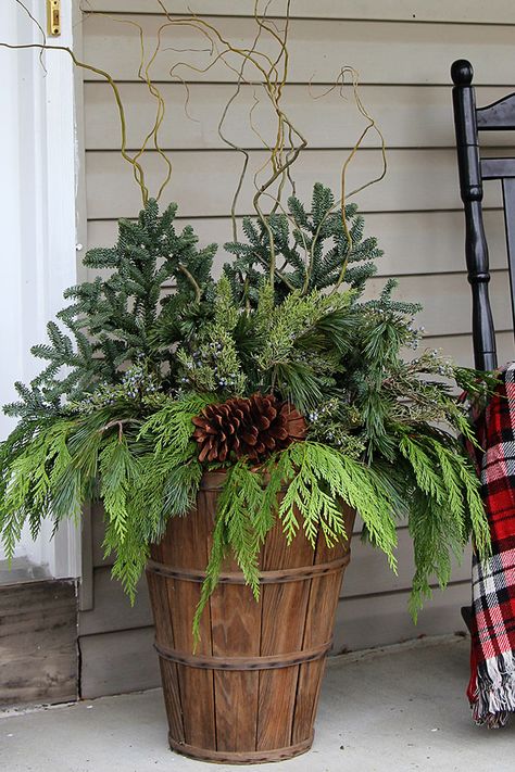 Winter Porch Decorations, Christmas Urns, Outdoor Christmas Planters, Winter Planter, Winter Porch, Christmas Planters, Christmas Front Porch, Christmas Porch Decor, Navidad Diy