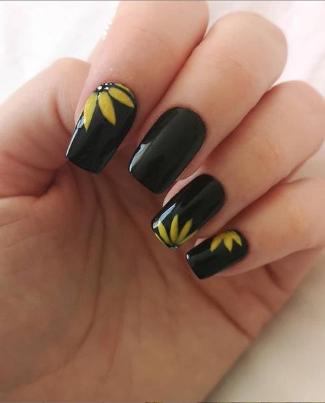 A women's lifestyle destination dedicated to style, entertainment, love, and living beautifully. Nails Sunflower Design, Sunflower Nails Short, Short Sunflower Nails, Nail Sunflower, Almond French Tips, Safari Nails, Sunflower Nail Art, Art Sunflower, Nails Art Designs