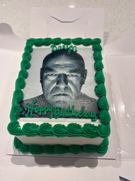 Breaking Bad Cooking, Breaking Bad Cake Ideas, Mista White, Breaking Bad Cake, Iconic Cakes, Breaking Bad Birthday, Bad Cake, Breaking Bad Party, Goofy Cake