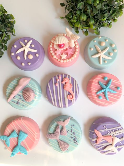 Mermaid Oreo Pops, Beach Chocolate Covered Oreos, Mermaid Oreos, Mermaid Chocolate Covered Oreos, Cake Puck, Cake Pucks, Mermaid Cake Pops, Dolphin Cakes, Chocolate Covered Desserts