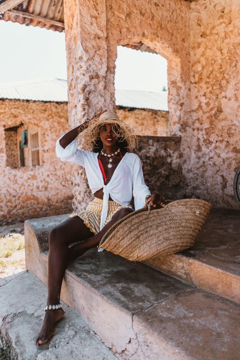 PARADISE FOUND: 30+ PHOTOS TO INSPIRE YOUR NEXT TRIP TO ZANZIBAR — Spirited Pursuit Excursion Outfit, Chic Natural, Afrique Art, Vacay Outfits, Paradise Found, Black Travel, Dark Skin Women, Bath Decor, Female Travel