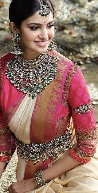 https://in.pinterest.com/krishnajewellersjubileehills/ Victorian Jewelry Indian Bride, Victorian Jewelry Indian, Victorian Jewelry Necklace, Indian Bridal Jewelry, Bridal Diamond Necklace, Indian Wedding Jewelry Sets, Bridal Necklace Designs, Bridal Jewels, Diamond Wedding Jewelry