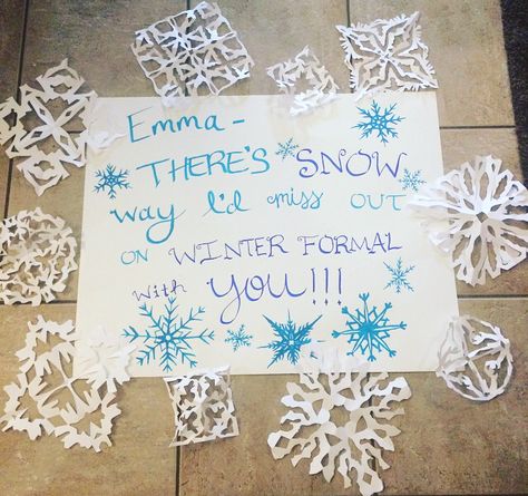 Winter Ball Sign Ideas, Winter Formal Ideas Asking, Christmas Dance Proposal Ideas, Winter Homecoming Decorations, How To Ask A Guy To Winter Formal, Snowball Sign Ideas, Winter Hoco Proposals, Winter Formal Response Ideas, Winter Formal Proposals Ideas