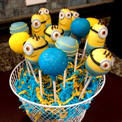 Minions Treat Table, Minions Recipes, Minions Bday Cake, Minons Birthday Party Ideas Decorations, Minion Fruit Tray, Minion Birthday Party Favors, Minion Theme Party, Minion Bday Party Ideas, Minion 3rd Birthday Party