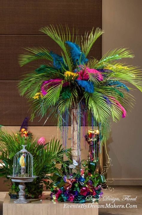 Ikebana fresh flowers arrangement Tropisk Fest, Havana Nights Party, Fiesta Tropical, Havana Nights, Carnival Themes, Hawaiian Party, Tropical Party, Tropical Theme, Fiesta Party