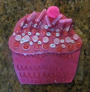 Pinkalicious Book, Story Bags, Lollipop Guild, Pinkalicious Party, Nanny Activities, Visual Art Lessons, Pink Snacks, Book Themed Party, Minnie Mouse Cupcakes