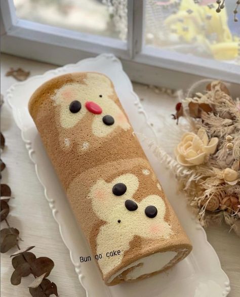 Swiss Roll Cakes, Food Photography Dessert, Dog Bread, Pastel Cakes, Patterned Cake, Food Illustration Art, Images Kawaii, Cute Food Art, Swiss Roll