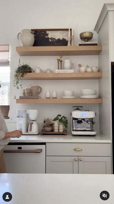 Farmhouse Kitchen Floating Shelves, Kitchen Shelf Inspiration, Coffee Station Ideas Countertop, Kaffe Station, Coffee Bar Ideas Home, Kitchen Shelf Styling, Floating Kitchen Shelves, Coffee Station Ideas, Kitchen Floating Shelves