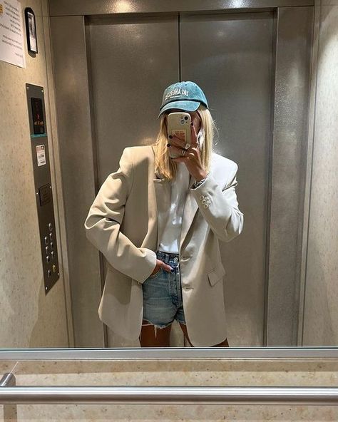 😋 😛 😝 😜 🤪 🤨 🧐 Blazer Outfit, Elegante Casual, Looks Street Style, Outfit Trends, Mode Inspo, Blazer Outfits, Looks Style, Mode Inspiration, Street Styles