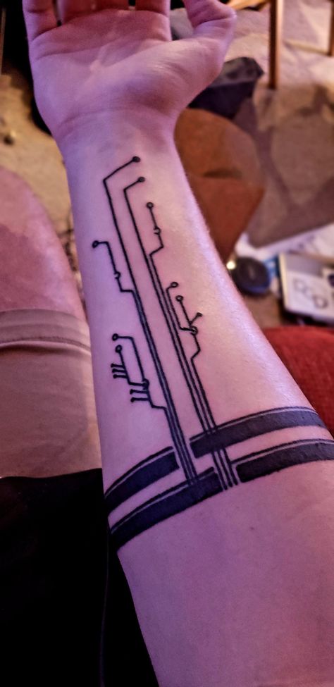 The Expanse Tattoo, Cyberpunk Tattoo Design Ideas, Noble Tattoo, Computer Tattoo, Circuit Tattoo, Nc Tattoo, Electronic Tattoo, Leg Sleeve Tattoos, Tech Tattoo