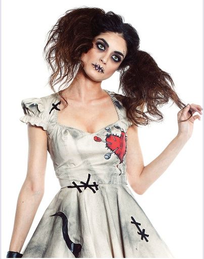 dead doll makeup Creepy Doll Halloween Costume, Voodoo Doll Makeup, Scary Doll Makeup, Halloween Voodoo Doll, Scary Halloween Makeup Ideas, Voodoo Doll Costume, Doll Makeup Halloween, Scary Halloween Makeup, Zombie Halloween Makeup