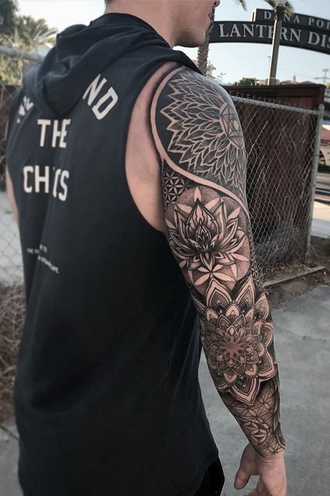 Tato Mandala, Geometric Tattoo Sleeve Designs, Mangas Tattoo, Mandala Tattoo Sleeve, Geometric Mandala Tattoo, Geometric Sleeve Tattoo, Realistic Tattoo Sleeve, Geometry Tattoo, Elbow Tattoos