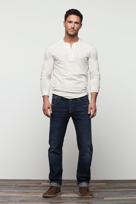 No man can go wrong with a henley this fall. Mens Lumberjack Style, Vetements Shoes, Lumberjack Style, White Jeans Men, Basic Fashion, Rugged Men, Mens Fashion Smart, Mens Fashion Rugged, Hipster Mens Fashion