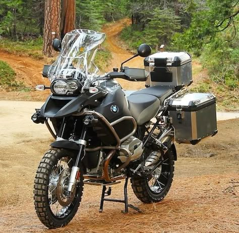 BMW R1200 GS Adventure bike. Hey, I'd like to have an adventure too....please. Bmw Gs 1200 Adventure, Gs 1200 Bmw, Bmw Adventure Bike, Bike India, Biker Boy, Bmw Motorbikes, Motos Bmw, Bike Bmw, Super Images