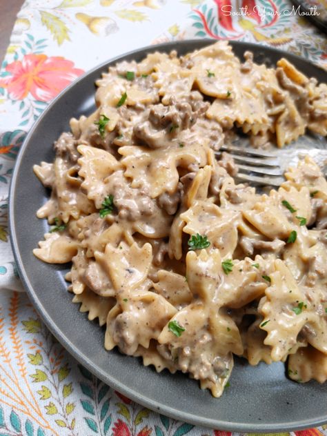 Helpful Hamburger Stroganoff - A family-size recipe for ground beef stroganoff like homemade Hamburger Helper that’s quick, easy and surprisingly delicious! Homemade Hamburger Helper Stroganoff, Beef Stroganoff Hamburger Helper, Hamburger Helper Stroganoff, Hamburger Helper Beef Stroganoff, Recipe For Ground Beef, Hamburger Stroganoff Recipe, Hamburger Meat Recipes Easy, Hamburger Stroganoff, South Your Mouth