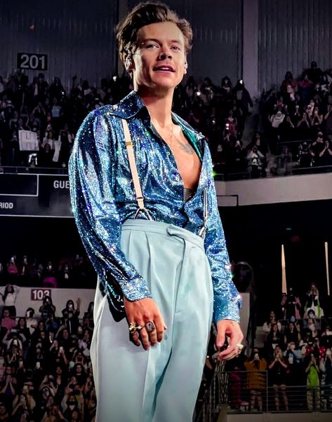 Old Vegas Outfit Ideas, Disco Outfit Men 70s Fashion, Modern Disco Outfit Men, Harry Styles Blue Outfit, Disco Glam Outfits Men, Men Disco Outfit, Freshers Decoration, Disco Party Outfit Men, Disco Themed Outfits