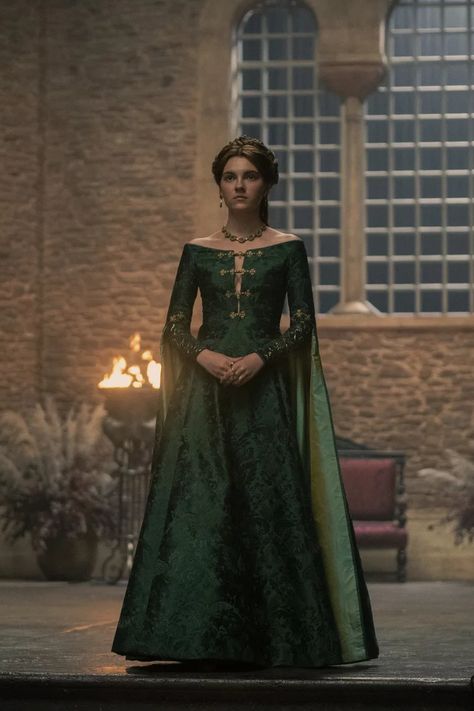 Alicent's Green Dress on 'House of the Dragon' Has Meaning Neon Prom Dresses, Crystal Wedding Dress, Below The Knee Dresses, Gra O Tron, Emerald Green Dresses, Green Gown, House Of The Dragon, House Of Dragons, House Dress