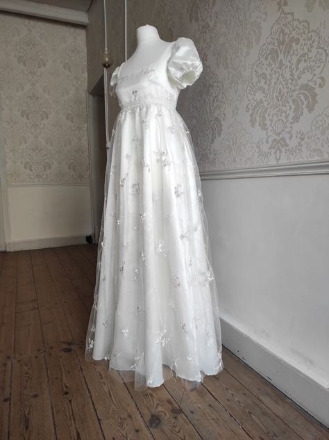 Wedding Dress 1st Empire / Regency Embroidered Tulle and - Etsy Regency Wedding Gown, Regency Dress Wedding Dress, Empire Waistline Dress, Empire Waist Wedding Dresses, Regency Era Wedding Dress, Regency Dresses, Regency Era Dress, Bridgerton Wedding Dress, Regency Bridesmaid Dresses