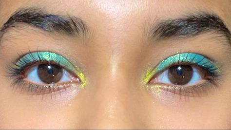 Products used: oden’s eye hummingbird palette, L’Oréal telescopic mascara Colourful Makeup Aesthetic, 2000s Eye Makeup, Eye Shadowing, Colourful Eye Makeup, Bird Makeup, Telescopic Mascara, Funky Makeup, Ethereal Makeup, Dope Makeup