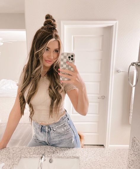 JUSTKASS | Kass Parker on Instagram: “We announced where we moved today on our couples YT channel!! 🤍 So excited for this new adventure! also peep the new house in the…” Justkass Hair, Just Kass House, Just Kass Outfit, Kass Parker, Justkass Youtube, Kass Nelson, Kassadee Nelson, Paislee Nelson, Nen Fam