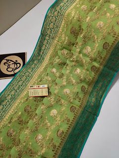 Kora Sarees, Childhood Images, Pure Georgette Sarees, Floral Print Sarees, Modern Gold Jewelry, Brocade Blouses, Mark Price, Green Saree, Bridal Blouse