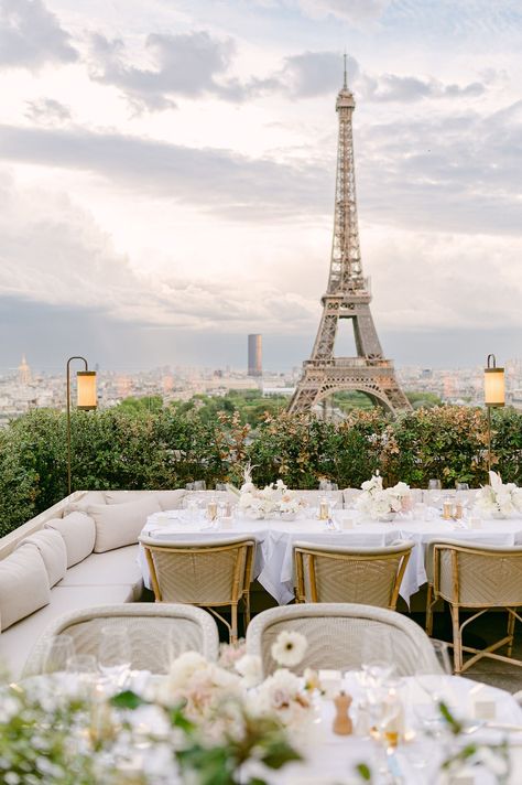 Rooftop Dinner in Paris - Jennifer Fox Weddings Paris Wedding Venue, Rooftop Dinner, France Cafe, Rooftop Wedding Venue, Paris Country, Welcome Dinner, Paris Rooftops, Roof Tops, Dinner In Paris