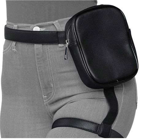 super cute, soft faux leather. lot of room for phone, money, lip gloss etc. cant wait to use mine ! Stylish Black Women, Waist Bag Leather, Thigh Bag, Thigh Harness, Waist Bag Women, Leather Waist Bag, Fanny Bag, Leg Bag, Style Sportif