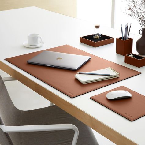 The desk pad Mercurio stands out for its square lines and the matching perimeter stitching: it is the ideal solution for those who want practicality and elegance on their desk #handcrafted by @egloohdesign 👌🏼 Order yours here 👉🏼 https://www.standesk.eu/product-page/desk-pad-mercurio #desksetup #deskpad #deskspace #workspace #workplace #interiordesign #homeoffice Leather Desk Accessories, Smart Desk, Stylish Pens, Brown Accessories, Desk Tidy, Leather Desk, Pc Cases, Desk Set, Accessories Set