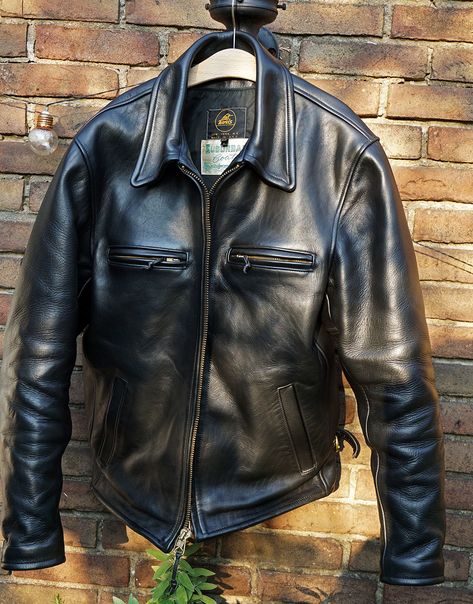 Man Leather Jacket, Schott Jacket, Biker Wear, Leather Jacket Men Style, Classy Streetwear, Motorcycle Jackets, Retro Jacket, Leather Jacket Style, Motorcycle Leather