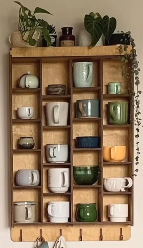 Mug Storage, Studio Apt, Home Coffee Bar, Tea Bar, Mug Rack, Clay Ideas, Espresso Cups, Home Room Design, Modern Rustic