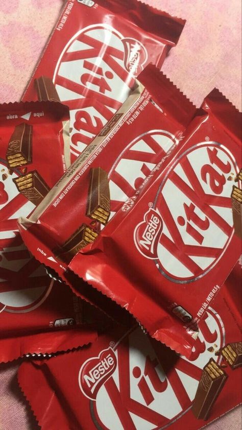 Kitkat Snapchat Story, Kit Kat Aesthetic, Kit Kat Chocolate Pics, Fake Snapstreak, Kit Kat Chocolate, Kitkat Chocolate, Chocolate Tumblr, Dairy Milk Silk, Cake Story