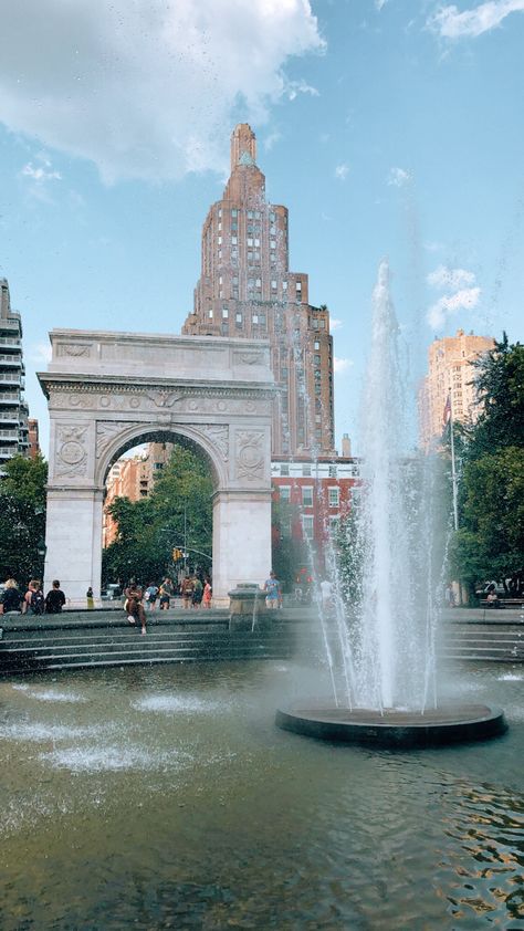 Washington Square Park #nyc #ny #newyork #newyorkcity #greenwich #westvillage #manhattan #nyu #fountain Washington Square Park Nyc Aesthetic, Washington Park Nyc, Washington Square Park Nyc, Washington State Parks, Nyc Lifestyle, Nyc Park, Nyc Aesthetic, Washington Square Park, Washington Square