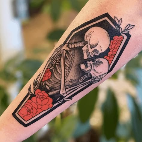 Halloween Tattoos Ideas, Coffin Tattoo, Halloween Tattoos Sleeve, Tatoo 3d, Yellow Rose Tattoos, Biffy Clyro, Pumpkin Tattoo, Skeleton Tattoo, Ghost Tattoo