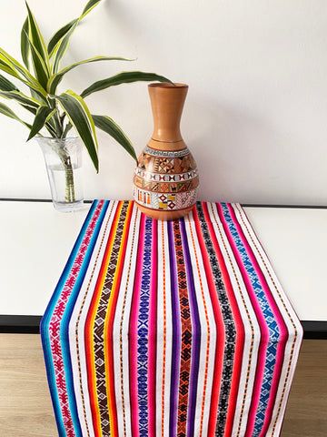 Peruvian Decor, Tv Stand Cover, Mexican Table Runner, Peruvian Art, Bohemian Table, Mexican Table, Inca Empire, Striped Table Runner, Chic Table