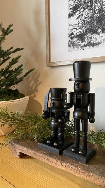 Diy Fancy Christmas Decorations, Black Diy Christmas Decor, Black Christmas Decorations Diy, Modern Nutcracker Christmas, Black Nutcracker Christmas Decor, Nutcracker Black And White, Black Nutcracker Christmas, Gothic Nutcracker, Black Nutcracker