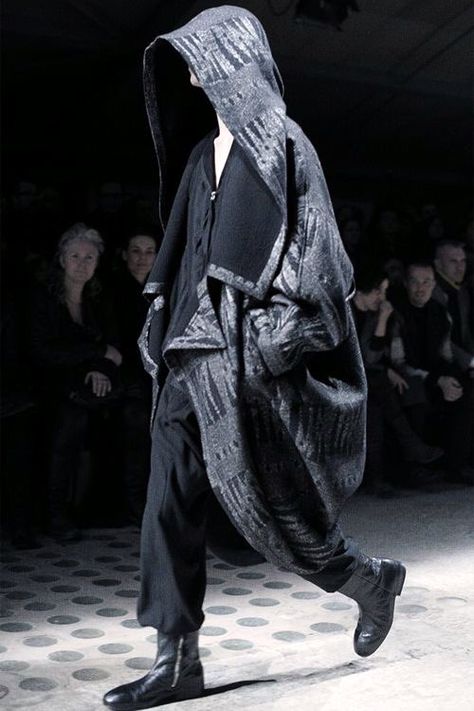 . on Twitter: "Damir Doma | FW 2010… " Mode Cyberpunk, Post Apocalyptic Fashion, Apocalyptic Fashion, Mode Costume, Damir Doma, Cyberpunk Fashion, Futuristic Fashion, Future Fashion, Dark Fashion